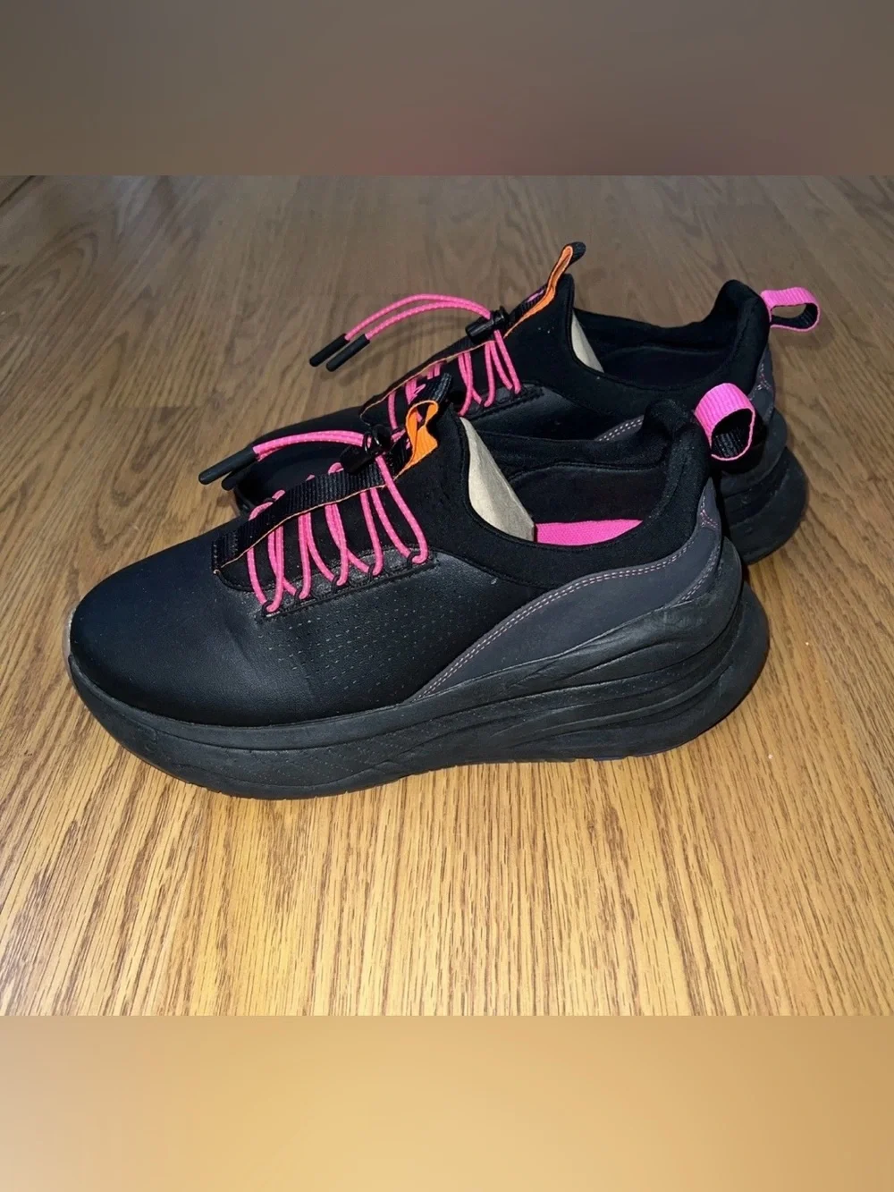 Clove Womens Black & Pink Shoes Size 8.5 Slip On Comfort Nursing Sneakers